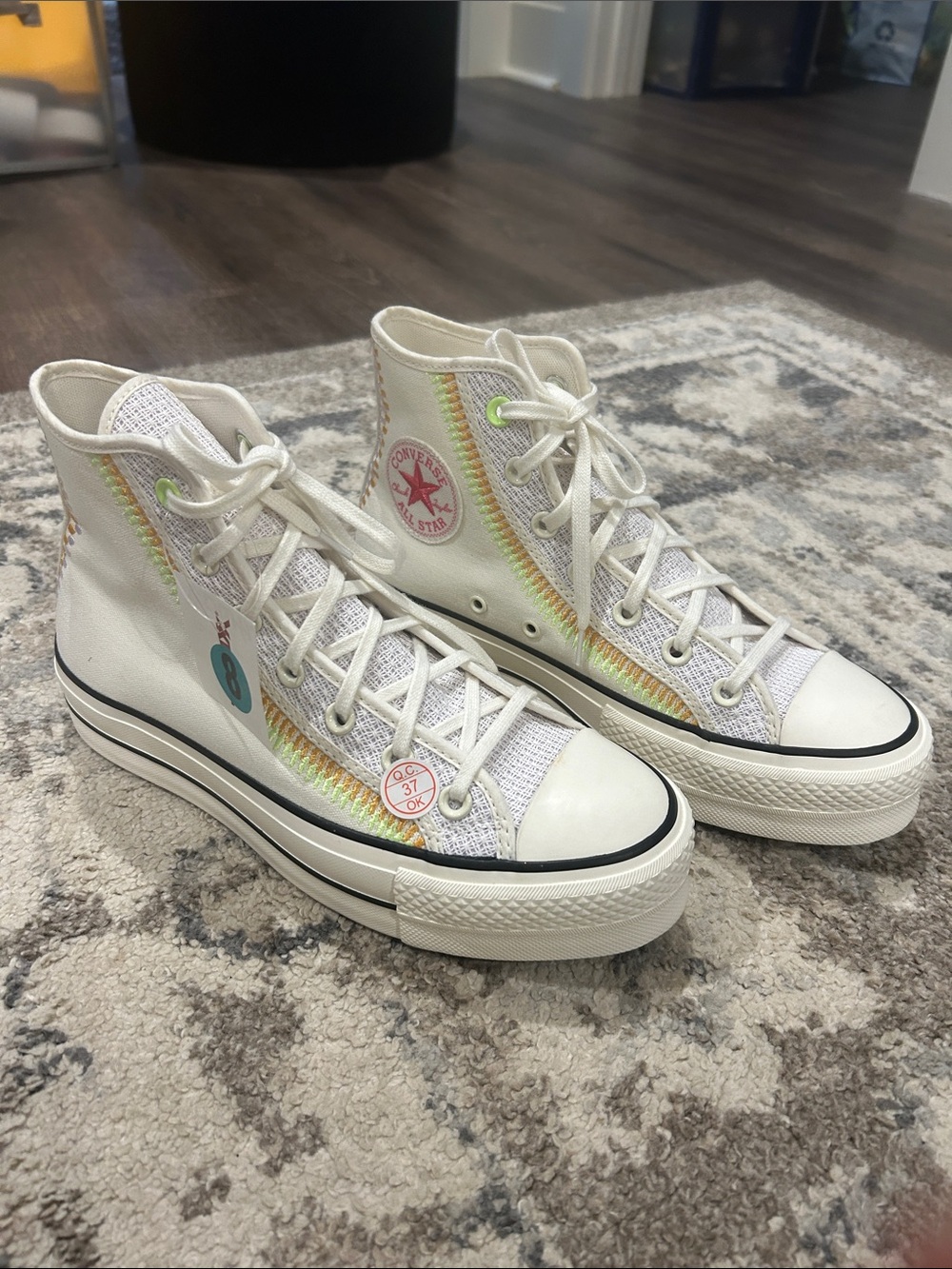 New Converse Women's Chuck Taylor All Star Lift Hi platform sneakers Size 8